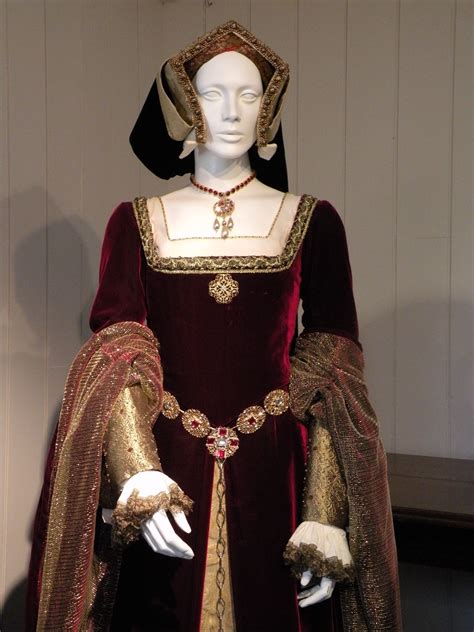 tudor times fashion